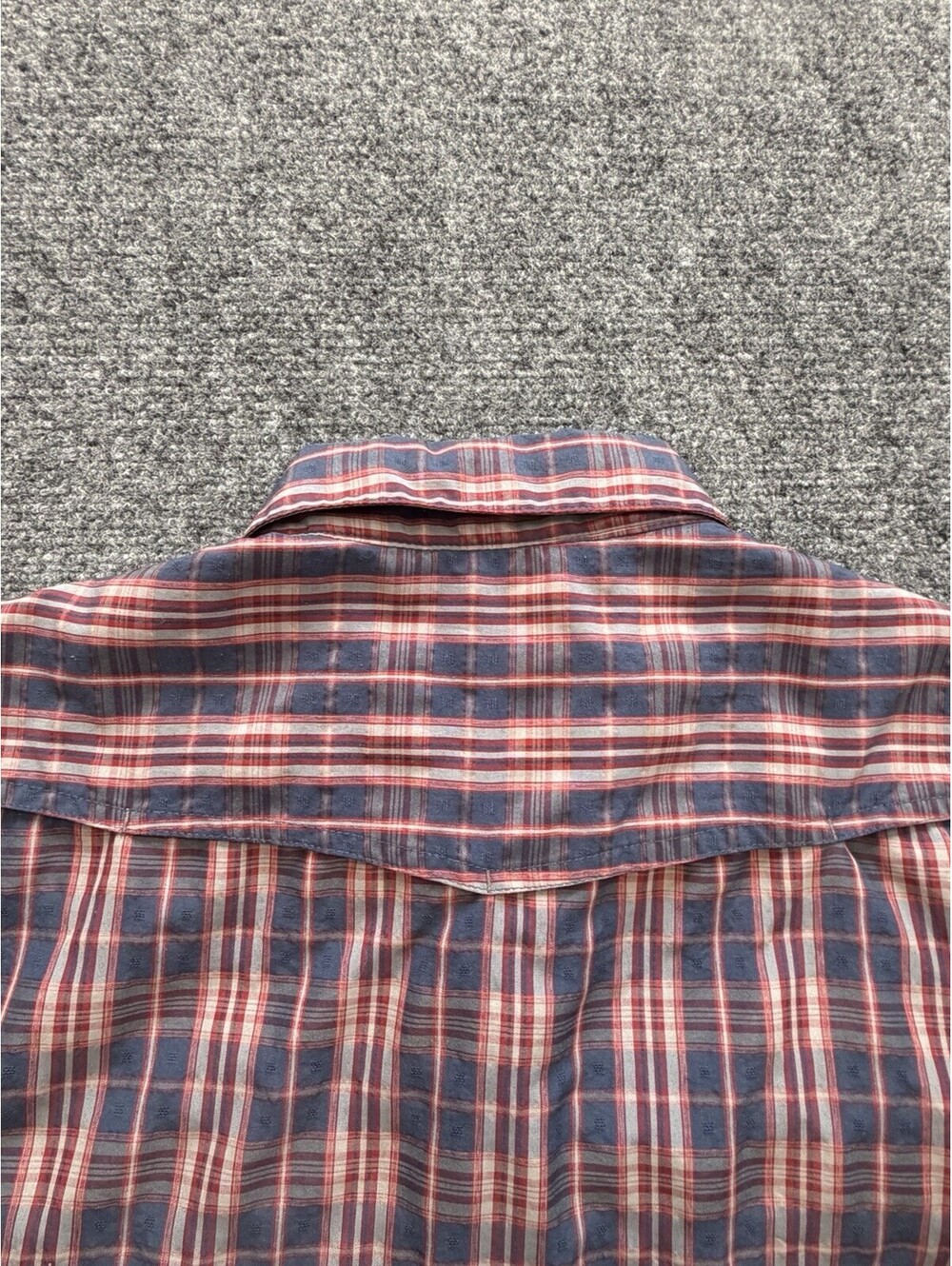 Men’s Wrangler Outdoor Pearl Snap Shirt Vented Size Large blue Red Plaid Utility - Picture 14 of 16
